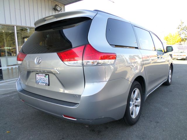 2011 Toyota Sienna 4dr Wgn Auto Grand Touring