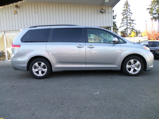 2011 Toyota Sienna 4dr Wgn Auto Grand Touring