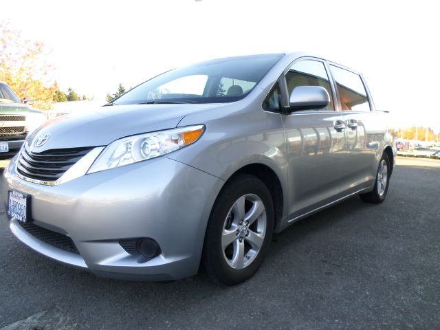 2011 Toyota Sienna 4dr Wgn Auto Grand Touring