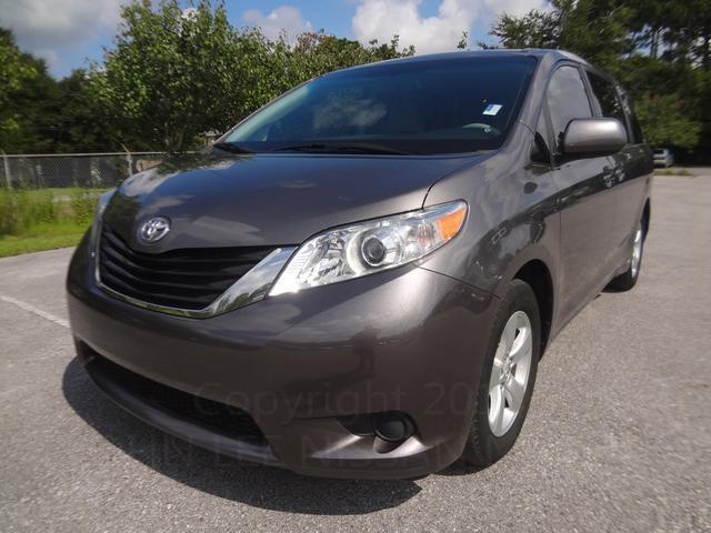 2011 Toyota Sienna X