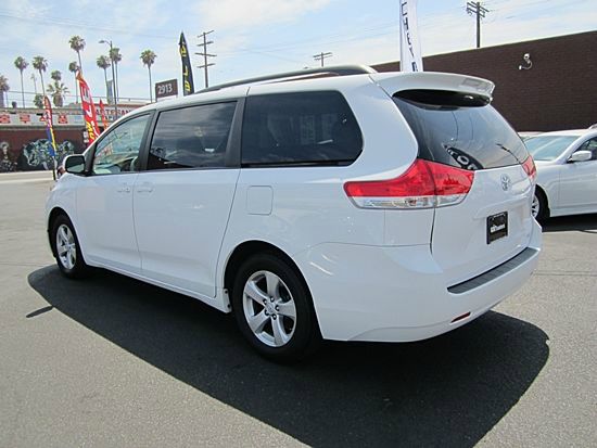 2011 Toyota Sienna 2500 Hdwork Truck