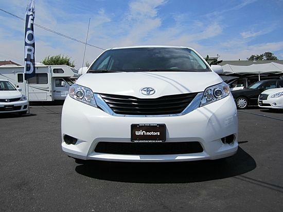 2011 Toyota Sienna 2500 Hdwork Truck