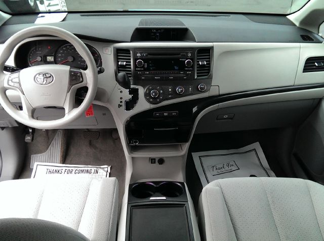 2012 Toyota Sienna Premium Luxury PKG
