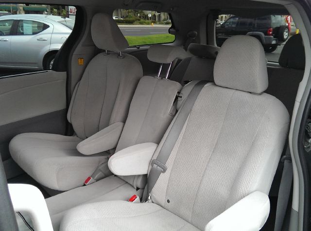 2012 Toyota Sienna Premium Luxury PKG