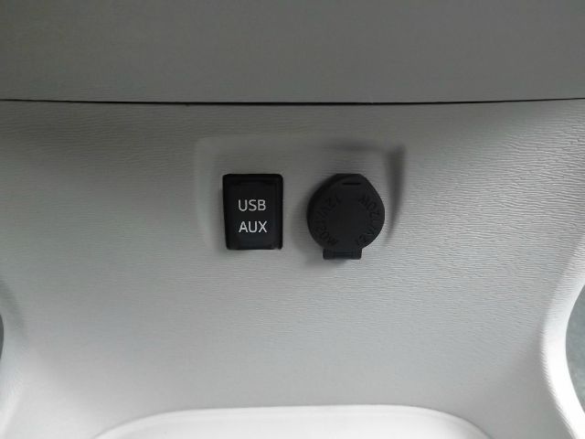 2012 Toyota Sienna 740il 4dr Sdn Sedan