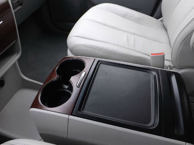 2012 Toyota Sienna 740il 4dr Sdn Sedan