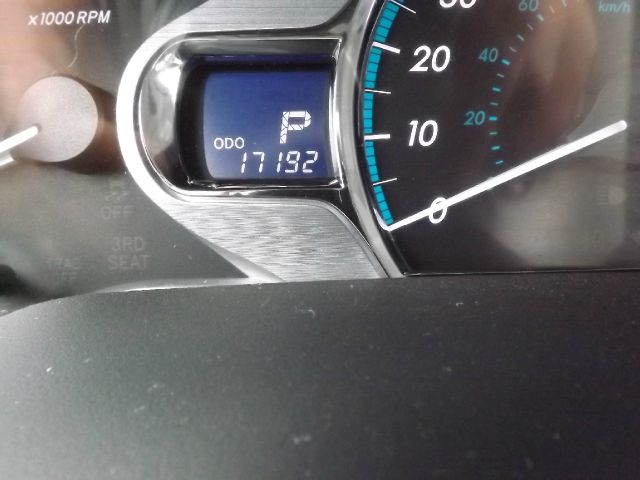 2012 Toyota Sienna 740il 4dr Sdn Sedan