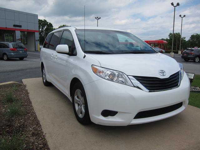2012 Toyota Sienna X