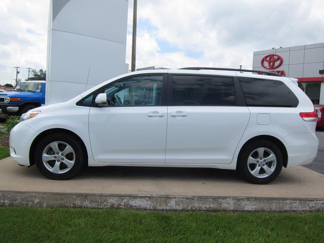 2012 Toyota Sienna X