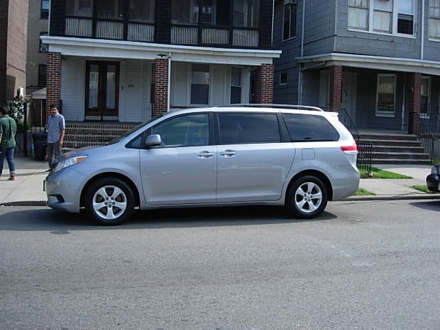 2012 Toyota Sienna Avalanche Z-71 4x4