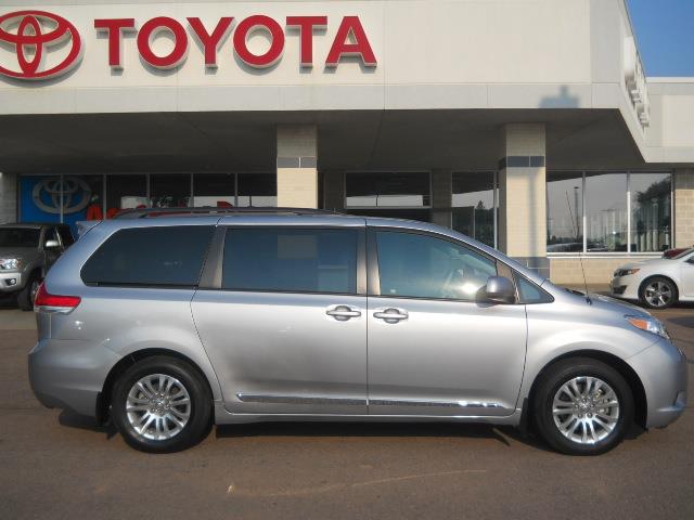 2012 Toyota Sienna SEL Sport Utility 4D