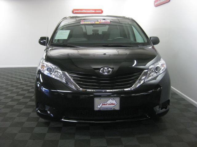 2012 Toyota Sienna X