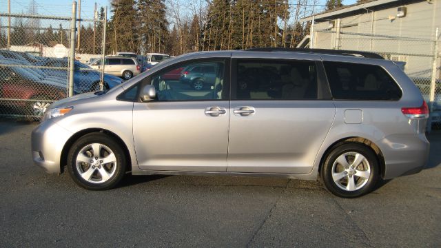 2012 Toyota Sienna Avalanche Z-71 4x4