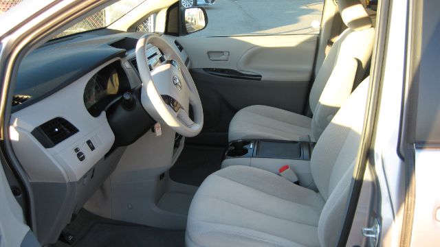 2012 Toyota Sienna Avalanche Z-71 4x4