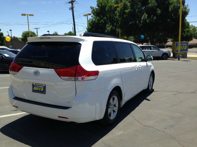 2012 Toyota Sienna Avalanche Z-71 4x4