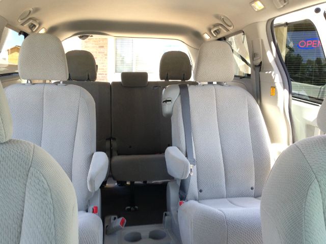2012 Toyota Sienna Avalanche Z-71 4x4