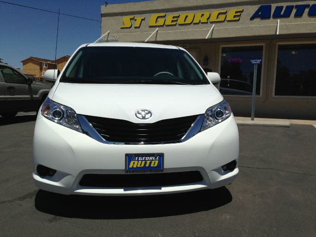 2012 Toyota Sienna Avalanche Z-71 4x4
