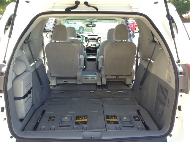 2012 Toyota Sienna Avalanche Z-71 4x4
