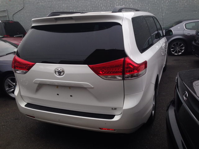 2012 Toyota Sienna Avalanche Z-71 4x4