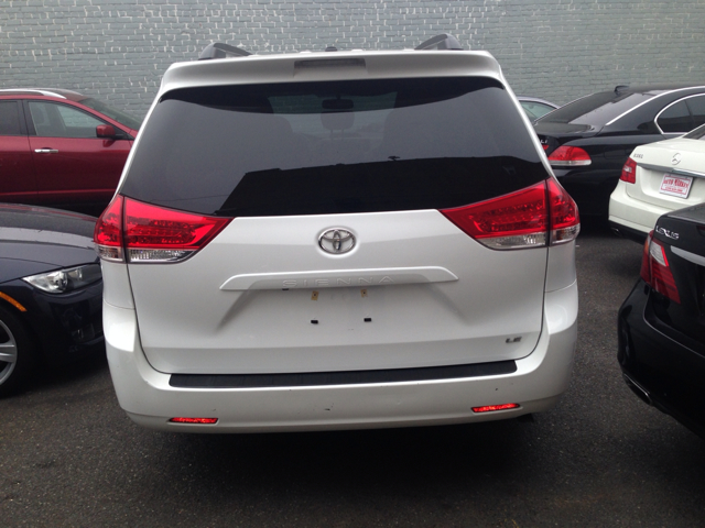 2012 Toyota Sienna Avalanche Z-71 4x4