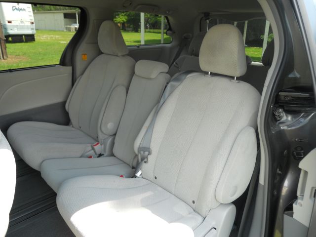 2012 Toyota Sienna Avalanche Z-71 4x4