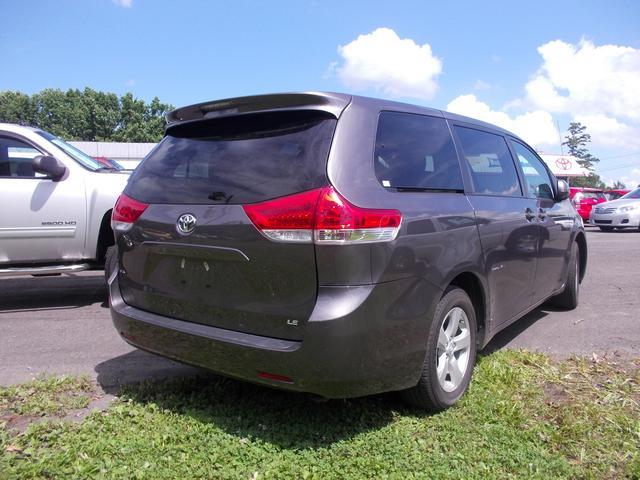 2012 Toyota Sienna X