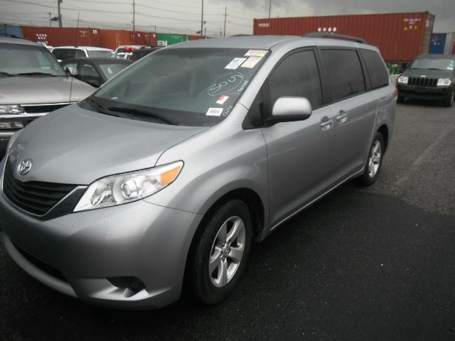 2012 Toyota Sienna ES 1550 Down