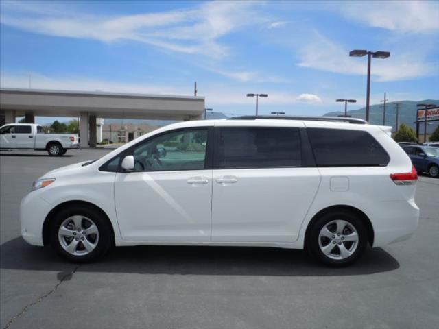 2013 Toyota Sienna SLE --z71 Pkg