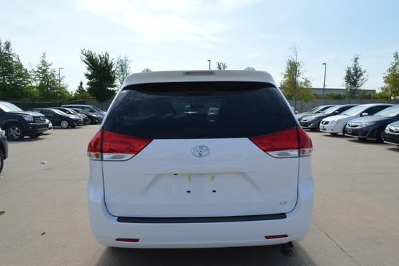 2013 Toyota Sienna X