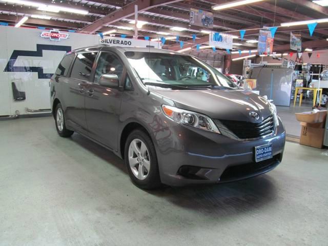 2013 Toyota Sienna Avalanche Z-71 4x4