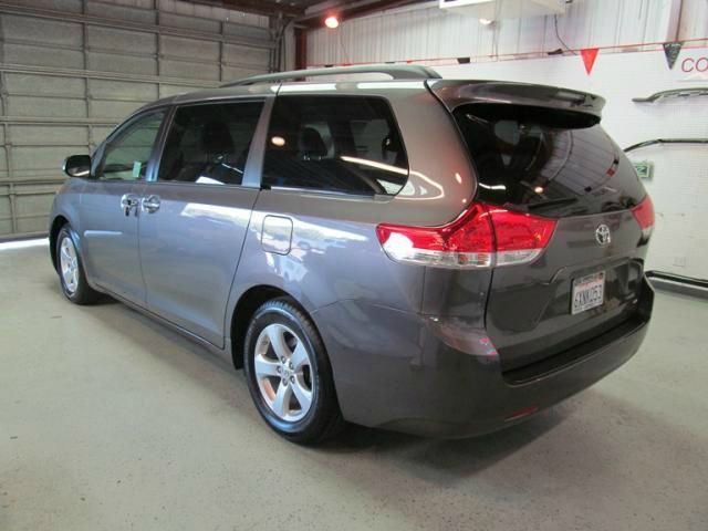 2013 Toyota Sienna Avalanche Z-71 4x4