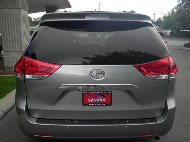 2013 Toyota Sienna Limited 4.6L 4WD
