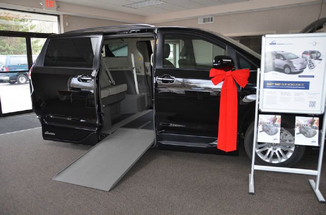 2013 Toyota Sienna GT Black Leather