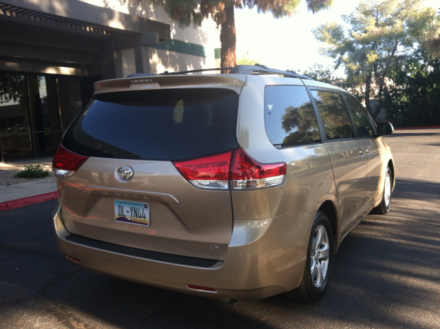 2013 Toyota Sienna Avalanche Z-71 4x4