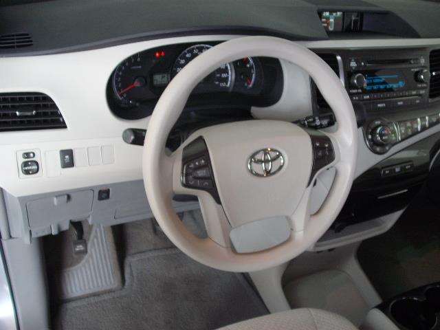 2013 Toyota Sienna X