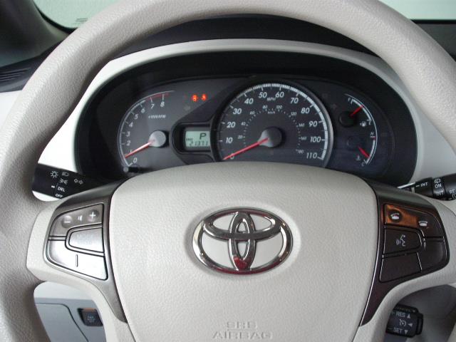 2013 Toyota Sienna X