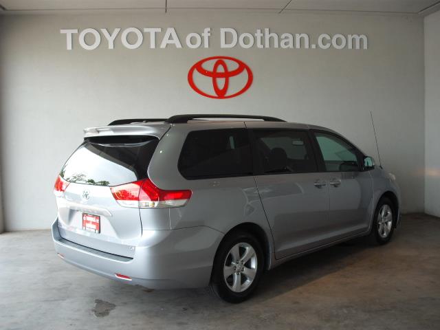 2013 Toyota Sienna X