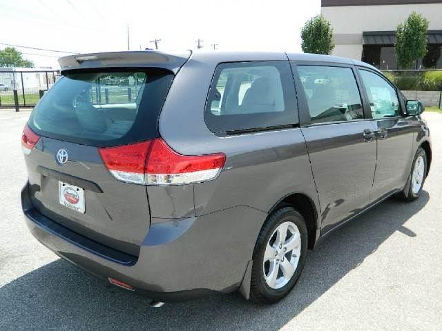 2013 Toyota Sienna E350btc Luxury 3