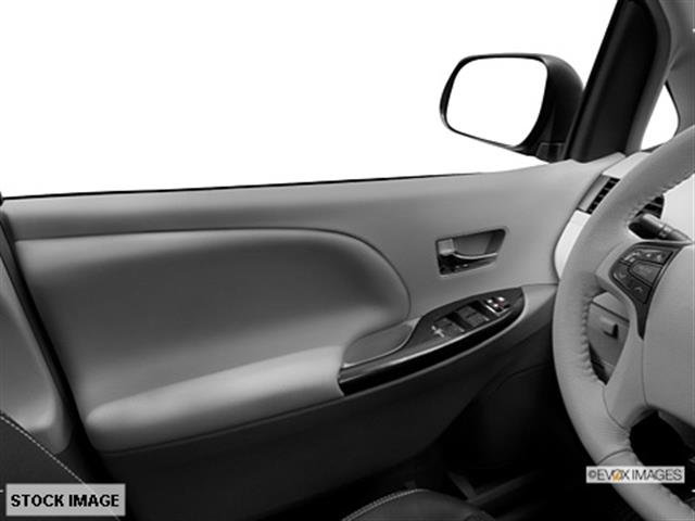 2014 Toyota Sienna X
