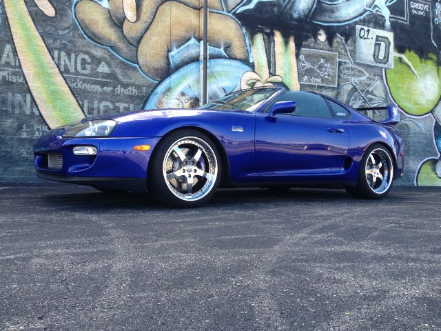 1997 Toyota Supra Black / Red