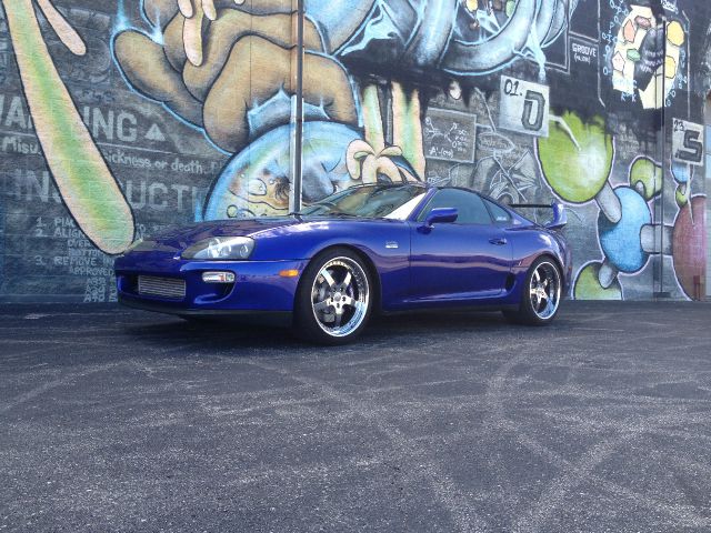 1997 Toyota Supra Black / Red