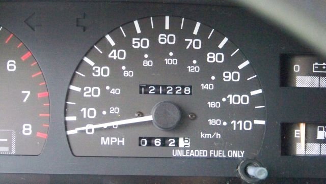 1996 Toyota T100 SE, 7 Pass, C.D. Player