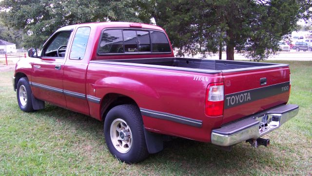 1996 Toyota T100 SE, 7 Pass, C.D. Player