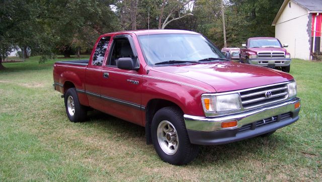 1996 Toyota T100 SE, 7 Pass, C.D. Player