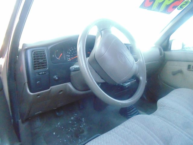 1996 Toyota Tacoma ES 2.4L AUTO