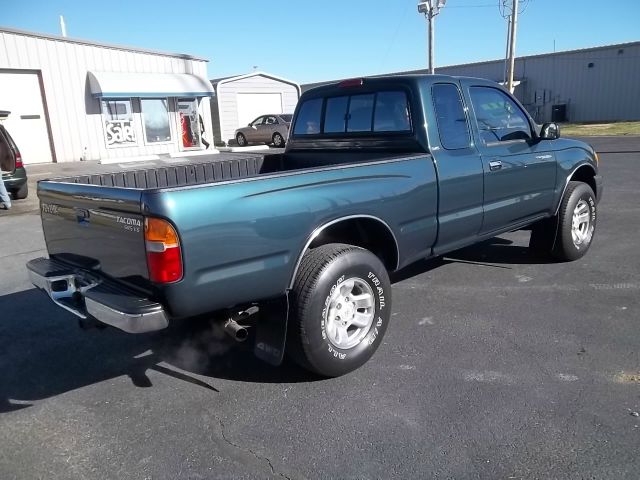 1998 Toyota Tacoma LT Pickup 4D 6 1/2 Ft