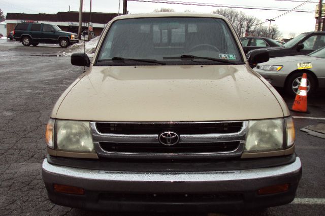 1998 Toyota Tacoma ES 2.4L AUTO