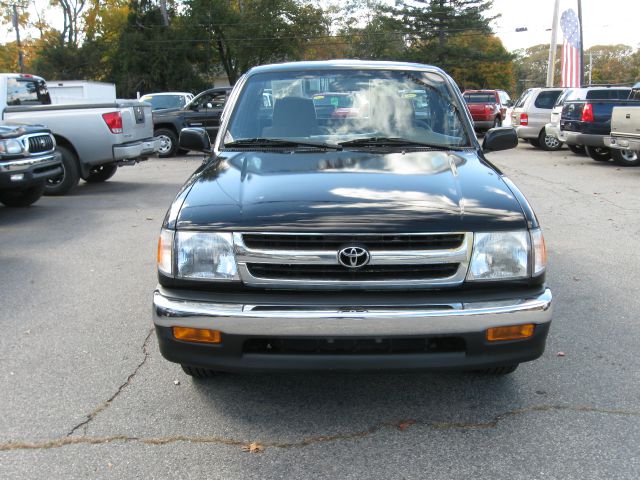 1998 Toyota Tacoma ES 2.4L AUTO