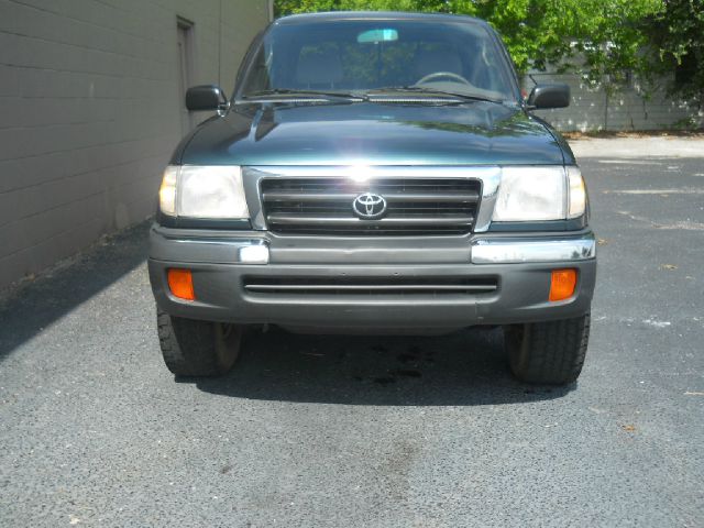 1998 Toyota Tacoma LT Pickup 4D 6 1/2 Ft