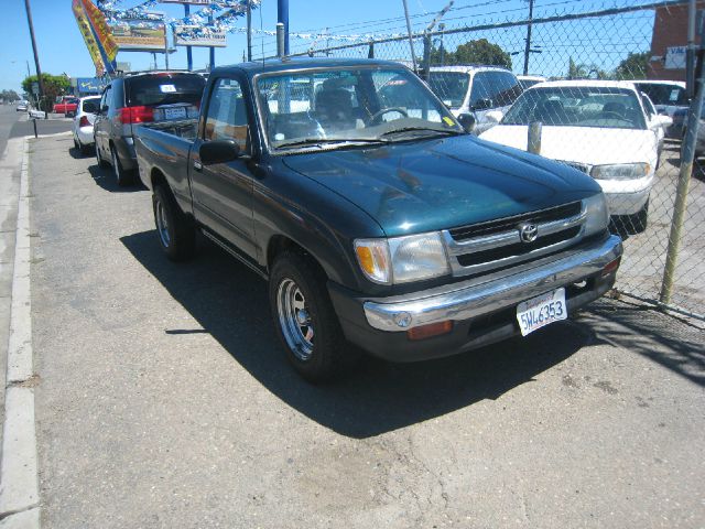 1998 Toyota Tacoma ES 2.4L AUTO